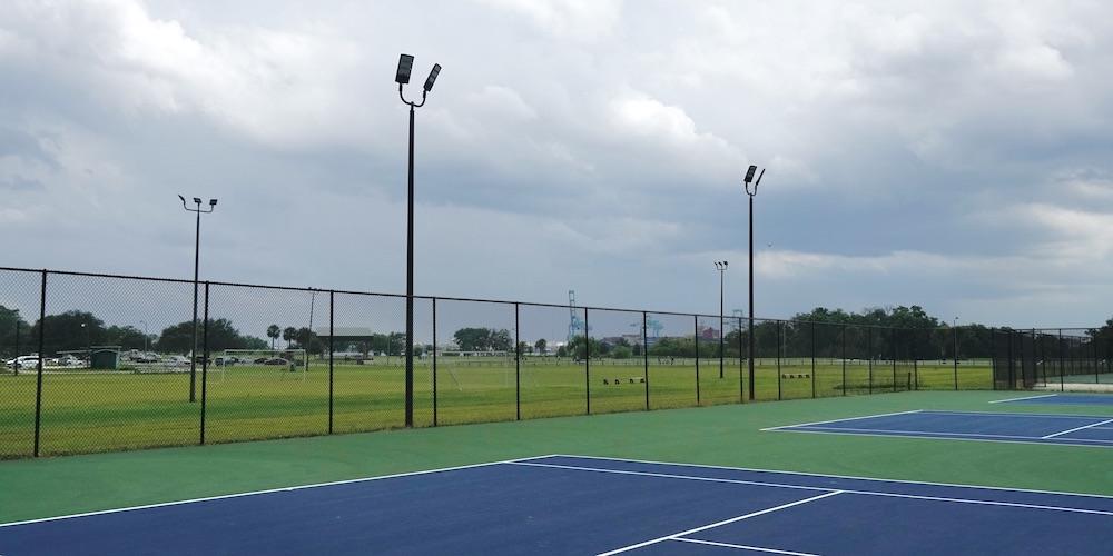 lights at tennis courts